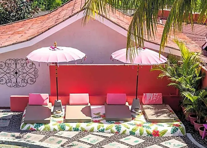 Pinkcoco - Constant Surprises & For Cool Adults Only 3* أُلُواتو
